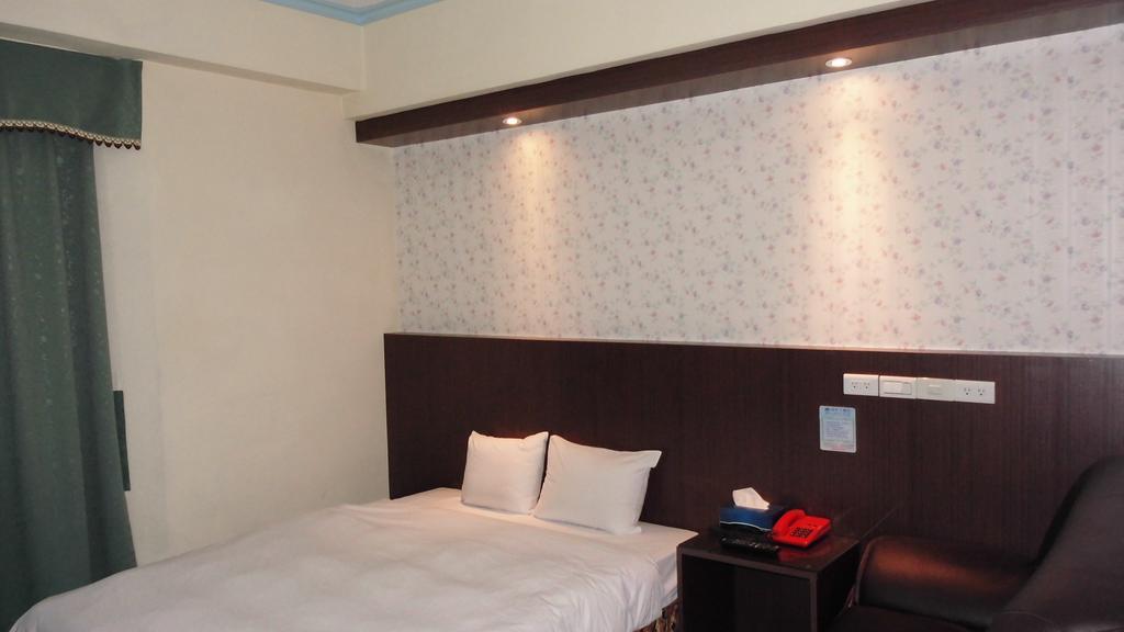 Modern Plaza Hotel Kaohsiung Dış mekan fotoğraf