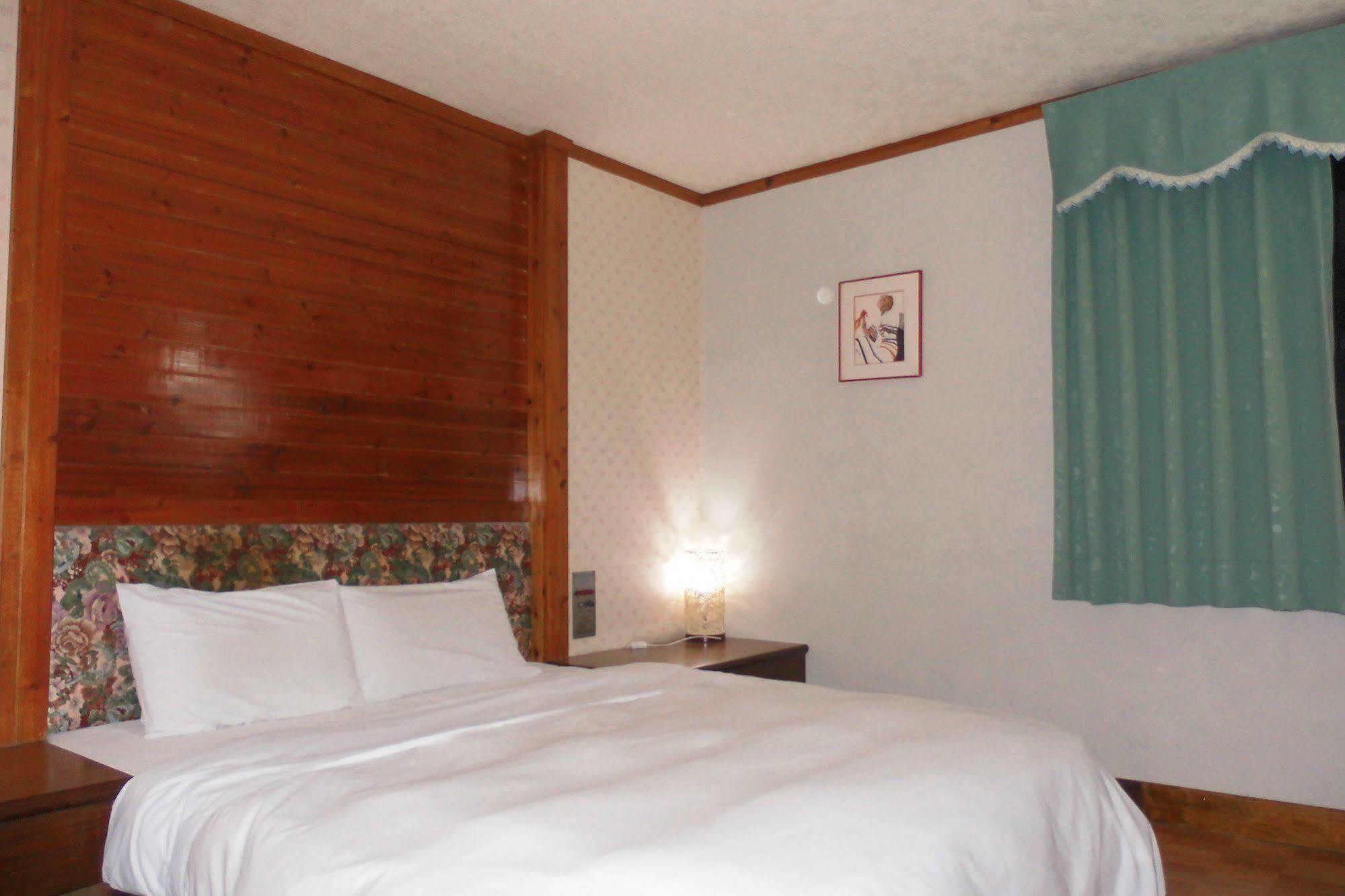Modern Plaza Hotel Kaohsiung Dış mekan fotoğraf