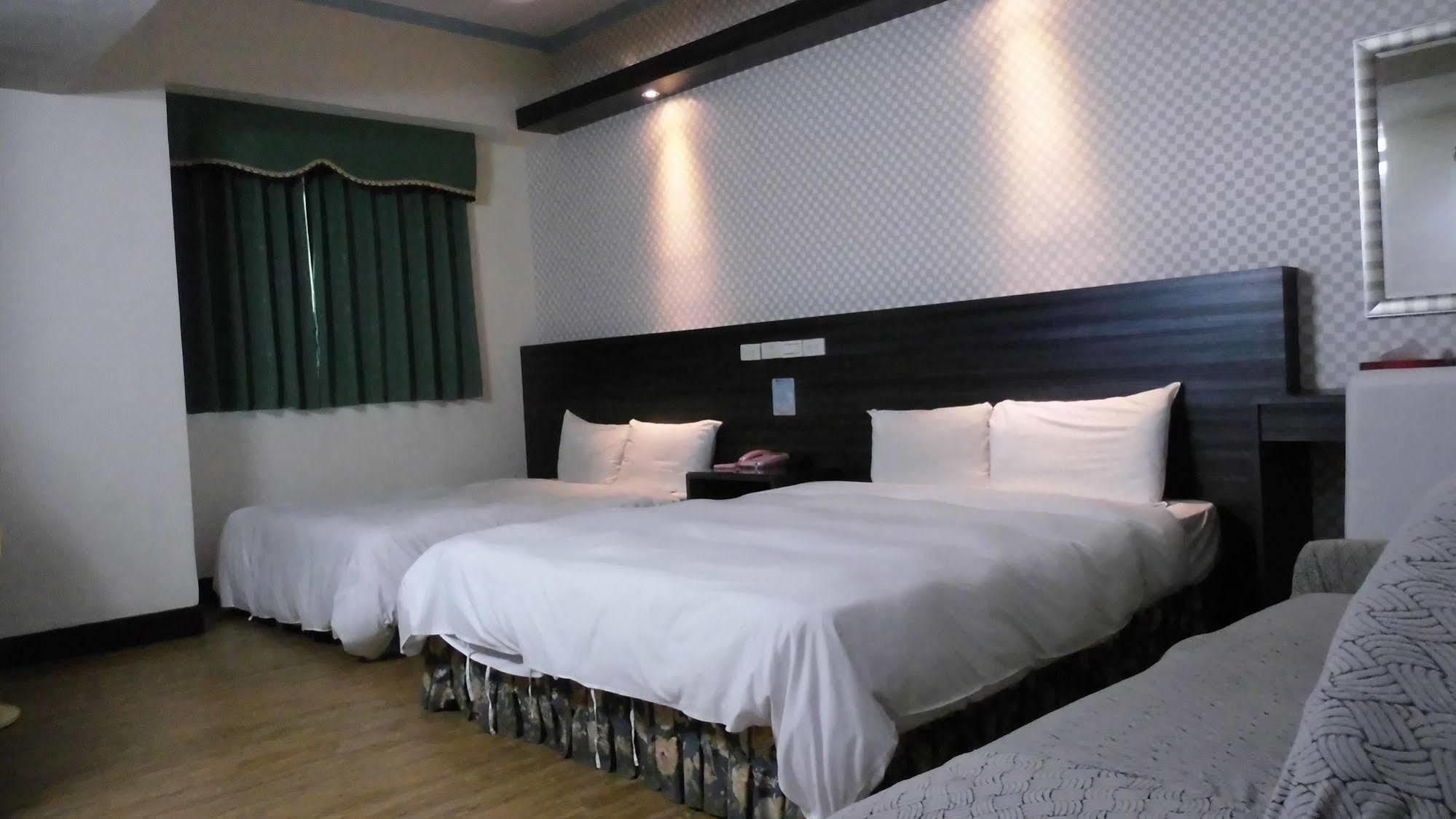 Modern Plaza Hotel Kaohsiung Dış mekan fotoğraf