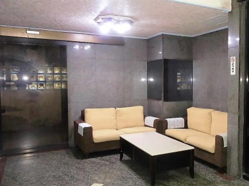 Modern Plaza Hotel Kaohsiung Dış mekan fotoğraf